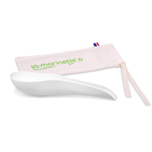 Marinette-blanche-neige-et-son-etui-avec-lien